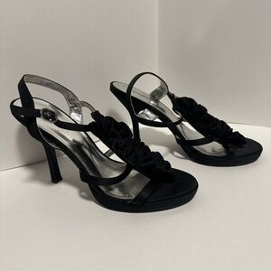 Jaqueline Ferrar Black Ruffle High Heels